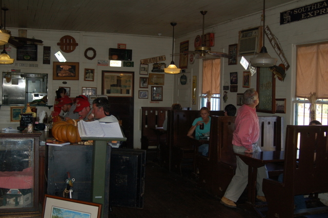 the whistle stop cafe, interior