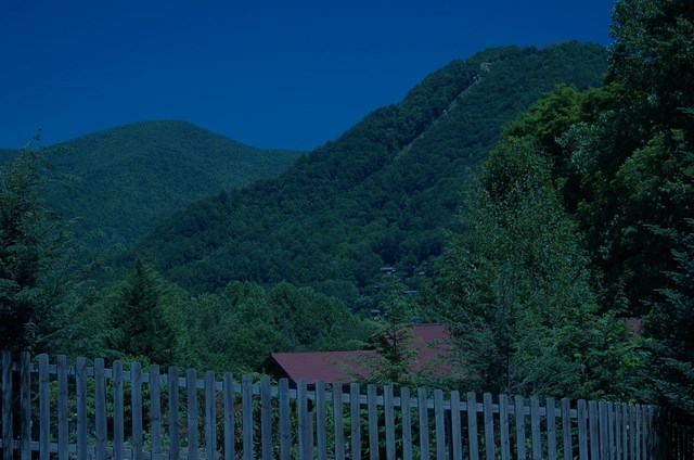 the smoky mountains from maggie valley
