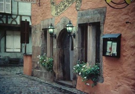 a restaurant/tavern