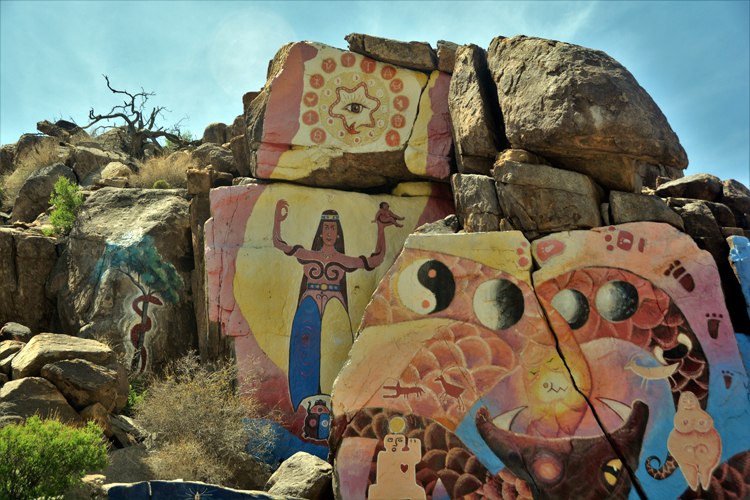 murals on bolders