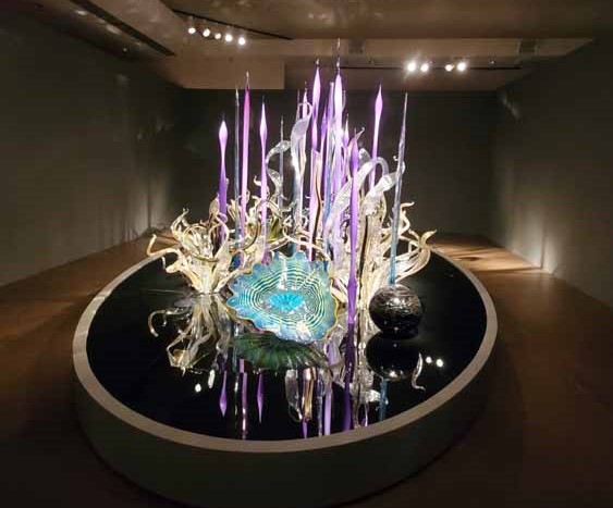 chilhuly glass sculpture