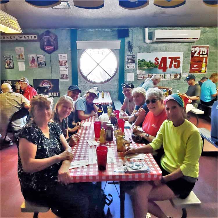 lunch the gang