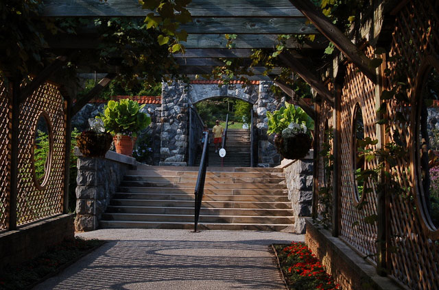 the entrance to the gardens