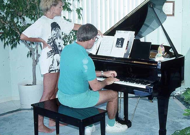 bub at piano