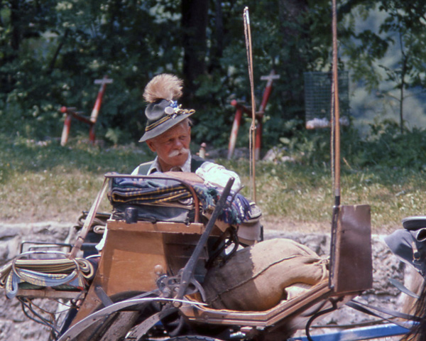buggy driver at the gorge entrance