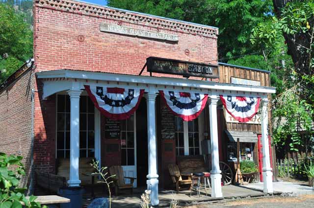 Genoa saloon