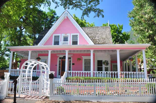 Genoa Pink House