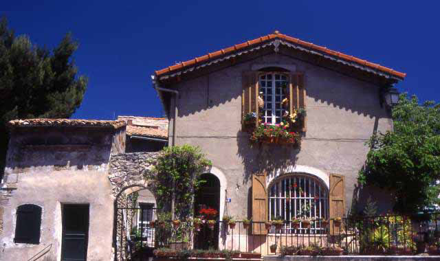 residential house in arles