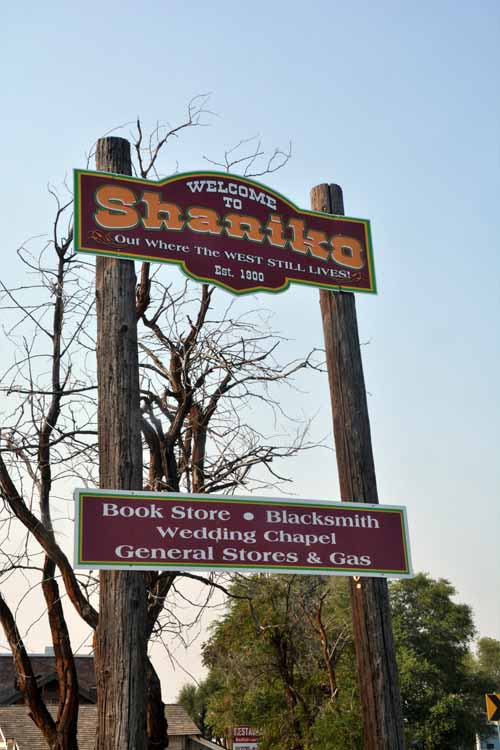 town welcome sign