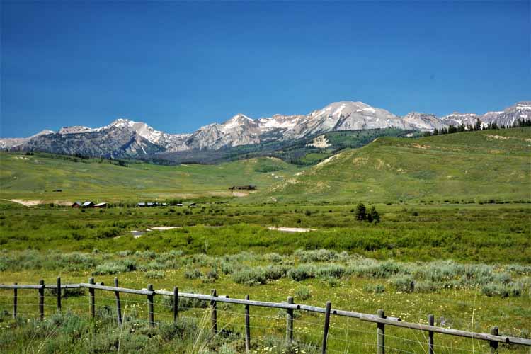 wyoming mountainous landscape