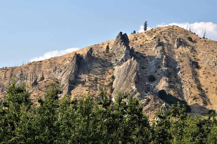 mountains of brown