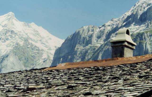 a chalet along a jungfrau hiking path
